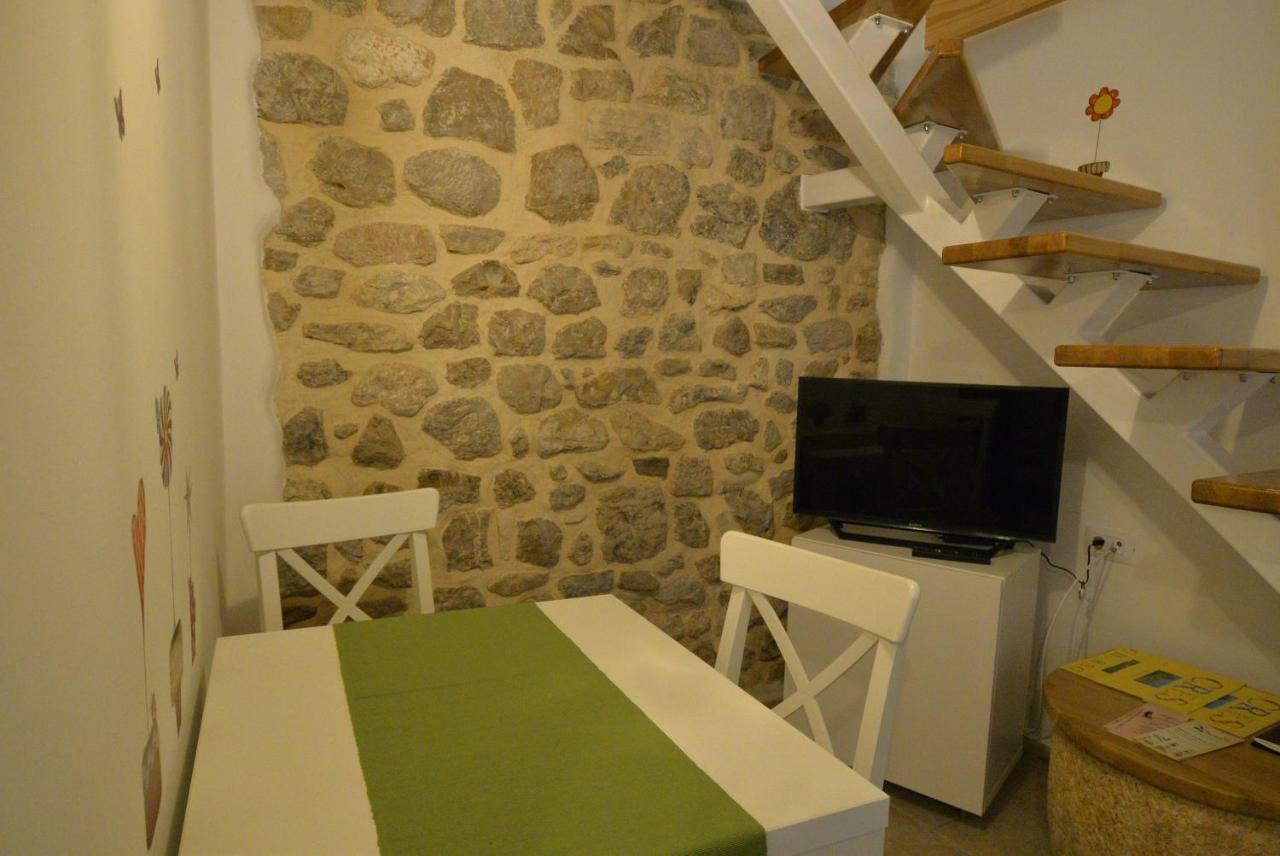 Apartments And Rooms Oliva Cres Kültér fotó