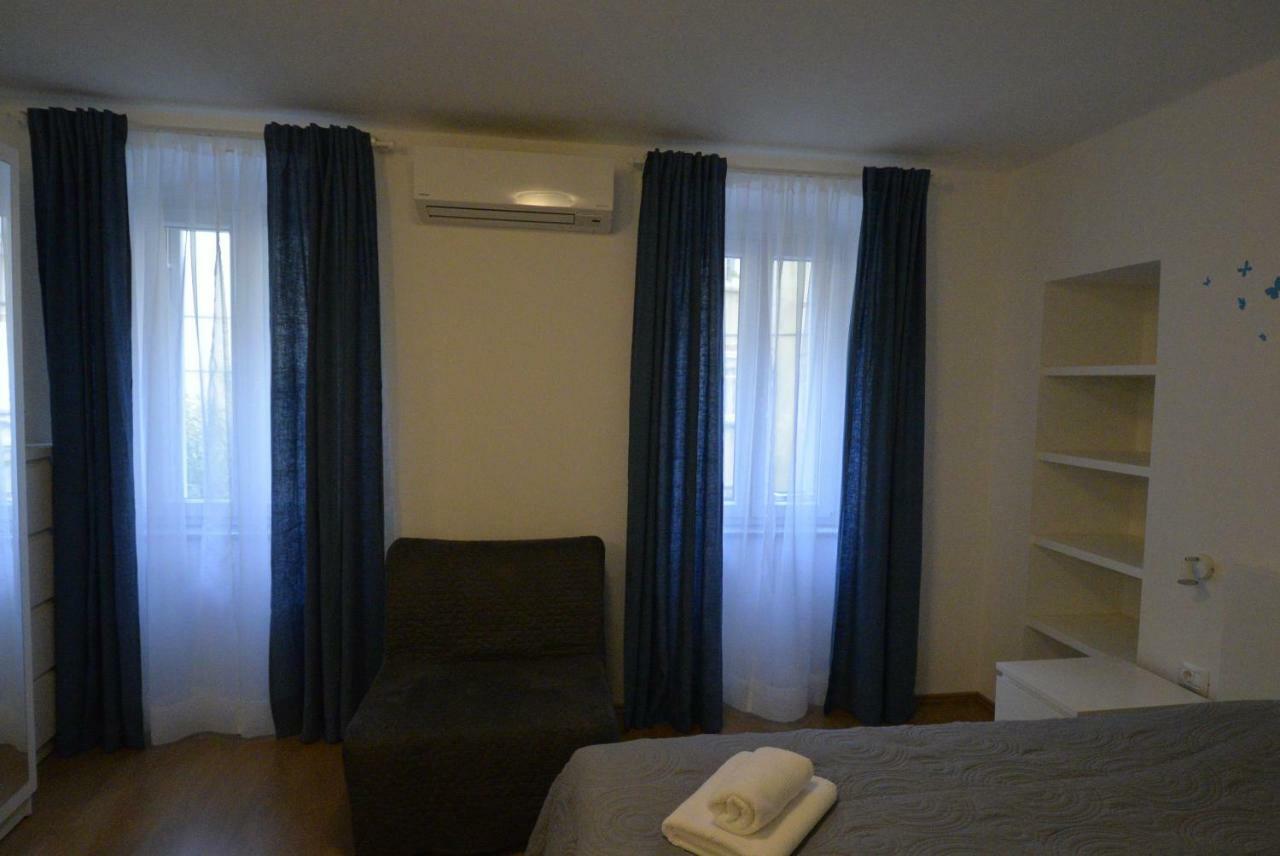 Apartments And Rooms Oliva Cres Kültér fotó