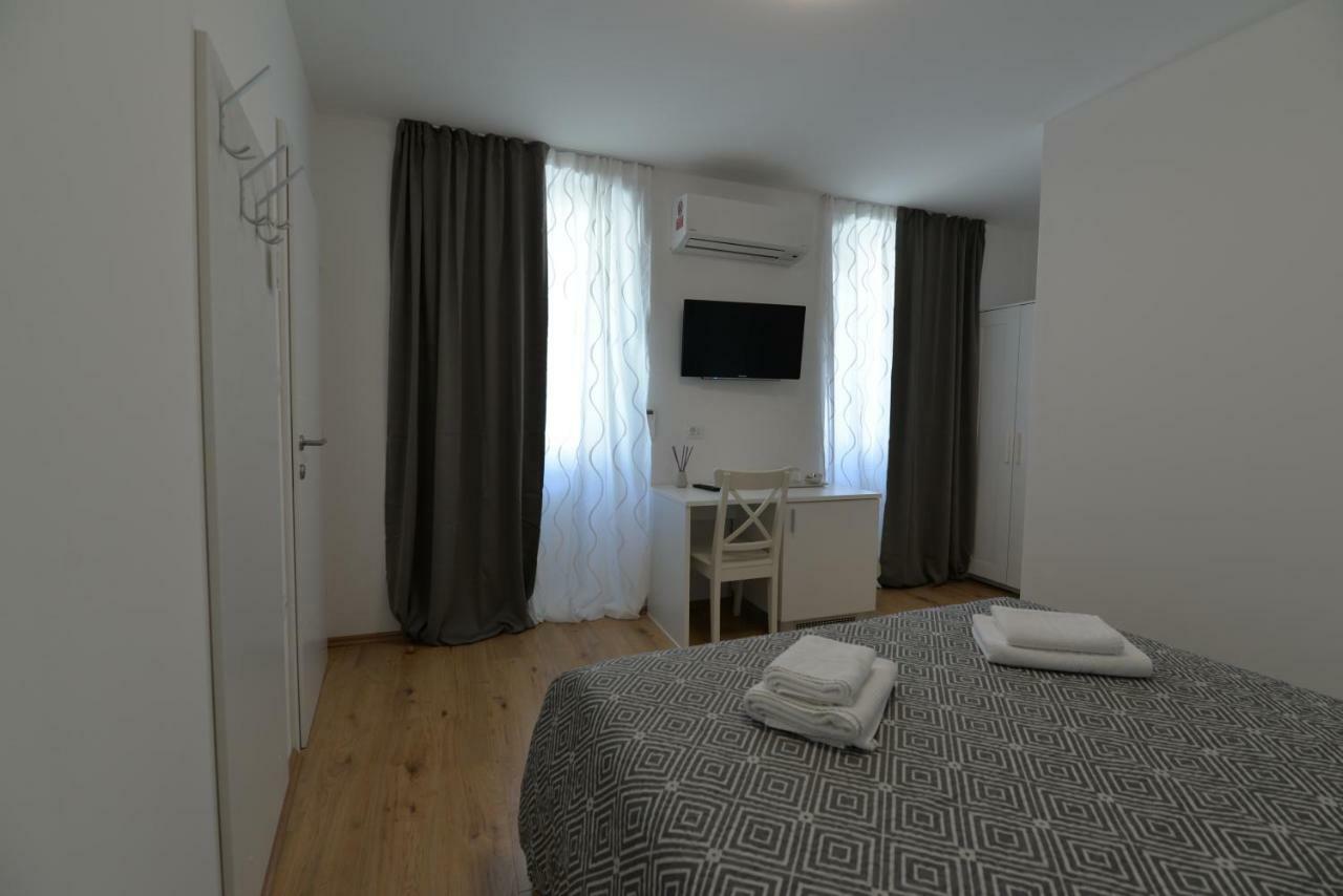Apartments And Rooms Oliva Cres Kültér fotó